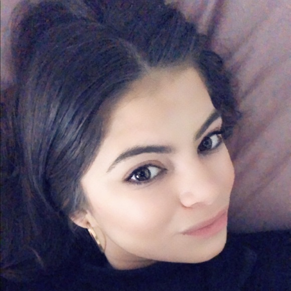 Meet your Posher, Ellie - Picture 1 of 1